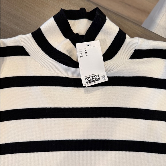 Black and White Striped Sweater - Picture 3 of 4